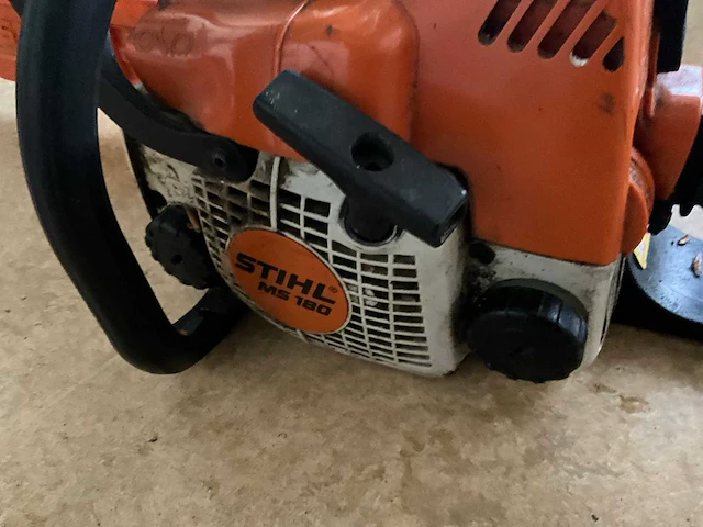 2006 stihl ms 180 kettingzaag - afbeelding 4 van  6