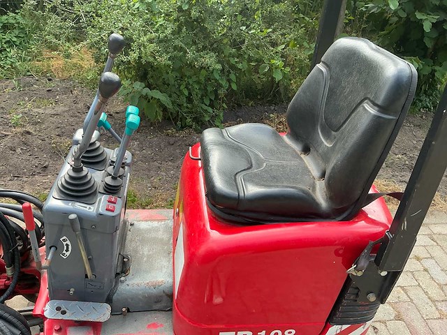 2006 takeuchi tb108 minigraafmachine - afbeelding 11 van  13