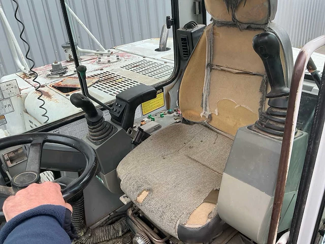2006 takeuchi tb175w mobiele graafmachine met cw10, 2 bakken en extra banden - afbeelding 14 van  32