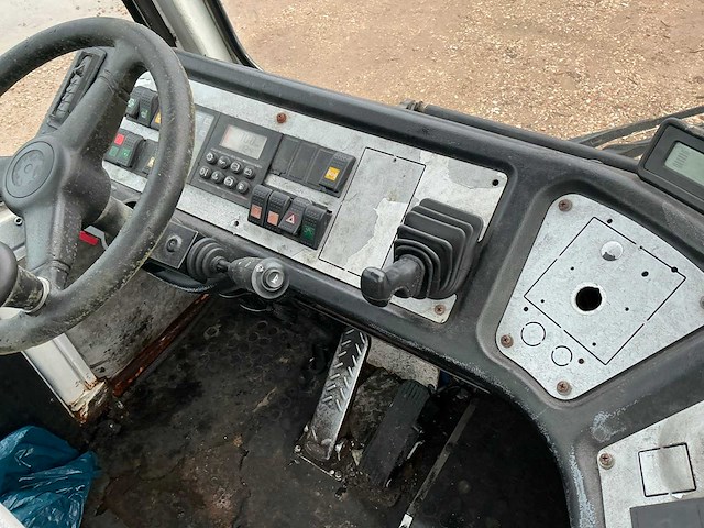 2006 terberg yt222 terminaltrekker - afbeelding 4 van  7