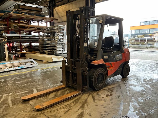 2006 toyota 02-7fgr30 vorkheftruck - afbeelding 1 van  25