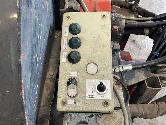 2006 trilo sg 600 vacuum sweeper zuigwagen - afbeelding 12 van  15