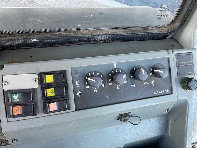 2006 valtra 6850 hi-tech vierwielaangedreven landbouwtractor - afbeelding 10 van  34