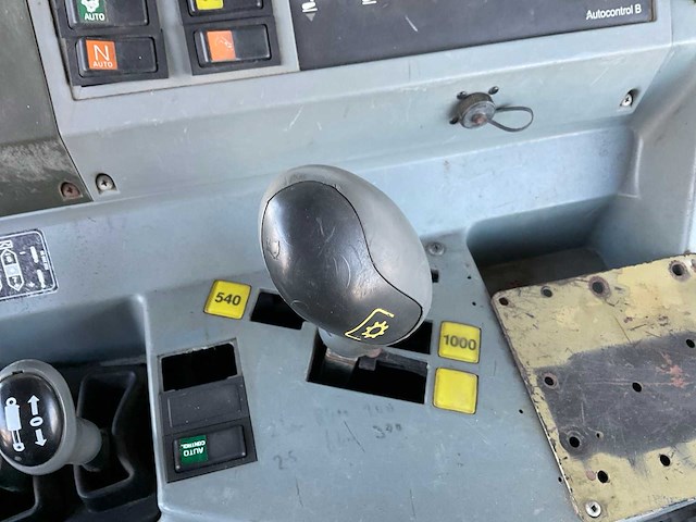 2006 valtra 6850 hi-tech vierwielaangedreven landbouwtractor - afbeelding 15 van  34