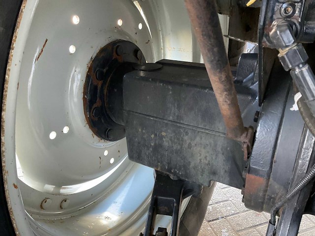 2006 valtra 6850 hi-tech vierwielaangedreven landbouwtractor - afbeelding 20 van  34