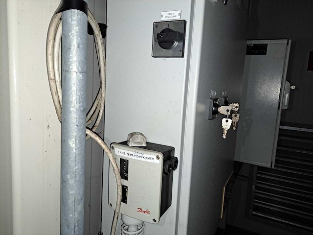 2006 van wijk wb882-d20 mobiele pompunit met sprinklerinstallatie - afbeelding 27 van  34