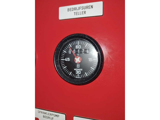 2006 van wijk wb882-d20 mobiele pompunit met sprinklerinstallatie - afbeelding 14 van  34