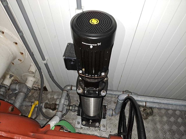 2006 van wijk wb882-d20 mobiele pompunit met sprinklerinstallatie - afbeelding 8 van  18