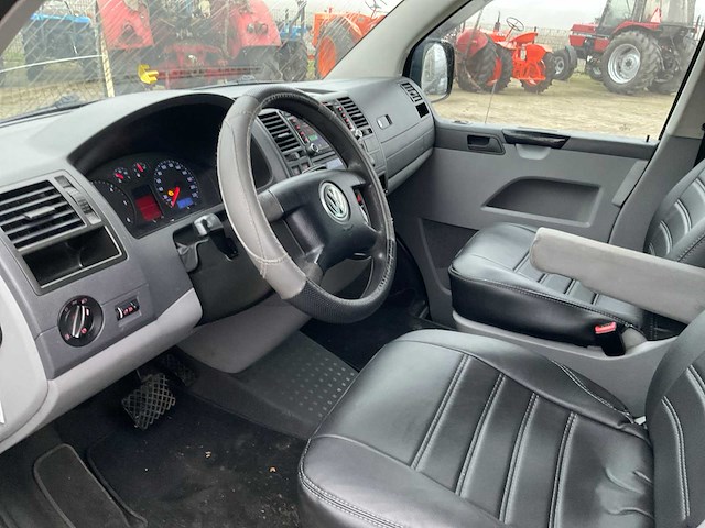 2006 volkswagen caravelle 2.5 tdi 340 trend.dc bedrijfswagen - afbeelding 6 van  34