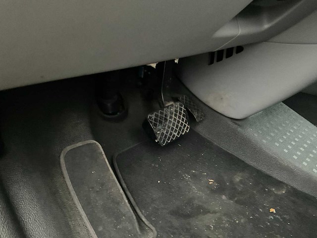 2006 volkswagen caravelle 2.5 tdi 340 trend.dc bedrijfswagen - afbeelding 8 van  34