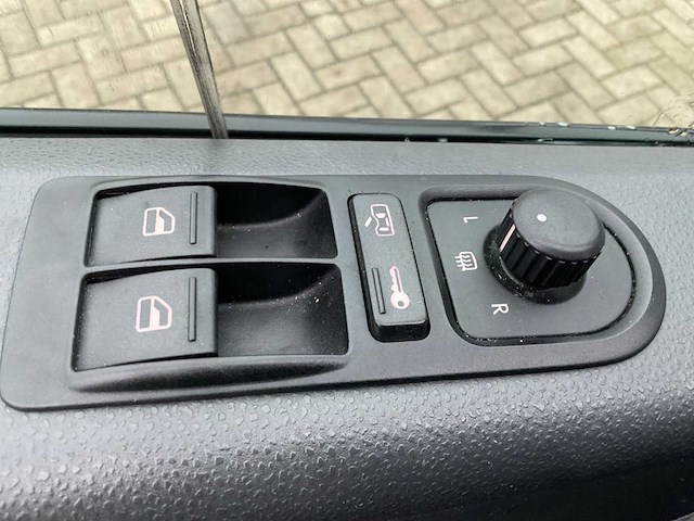 2006 volkswagen caravelle 2.5 tdi 340 trend.dc bedrijfswagen - afbeelding 17 van  34