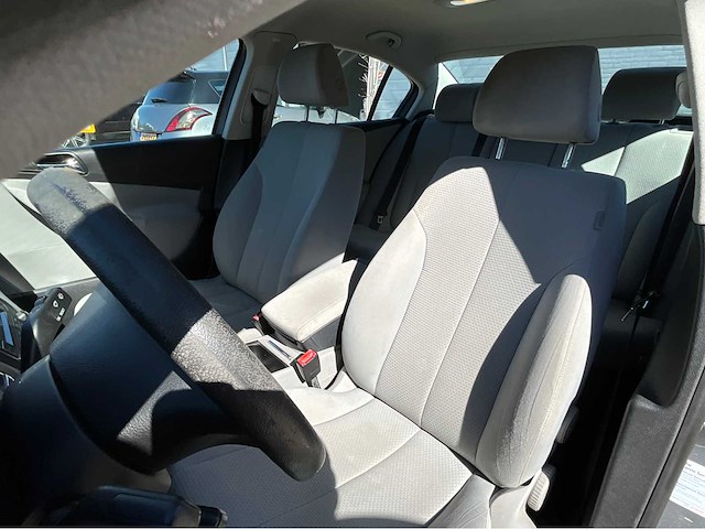 2006 volkswagen passat 1.6 trendline personenauto - afbeelding 2 van  30