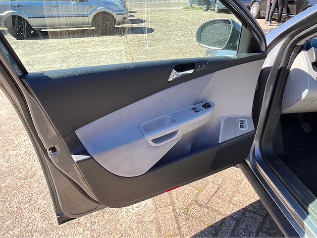 2006 volkswagen passat 1.6 trendline personenauto - afbeelding 7 van  30