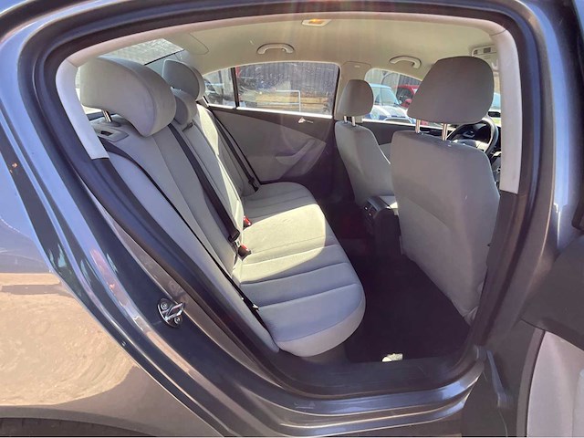 2006 volkswagen passat 1.6 trendline personenauto - afbeelding 11 van  30