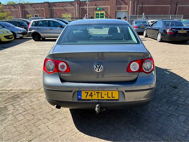 2006 volkswagen passat 1.6 trendline personenauto - afbeelding 27 van  30