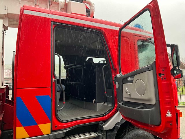 2006 volvo fm 6x2 l 8.0 hoogwerker brandweerwagen - afbeelding 5 van  31