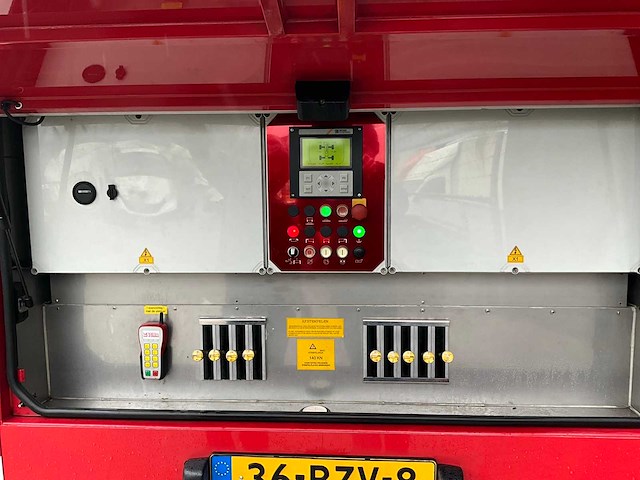 2006 volvo fm 6x2 l 8.0 hoogwerker brandweerwagen - afbeelding 10 van  31