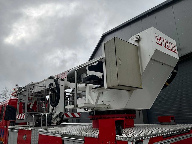 2006 volvo fm 6x2 l 8.0 hoogwerker brandweerwagen - afbeelding 13 van  31