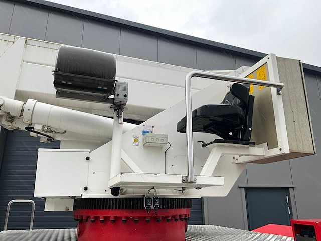 2006 volvo fm 6x2 l 8.0 hoogwerker brandweerwagen - afbeelding 14 van  31