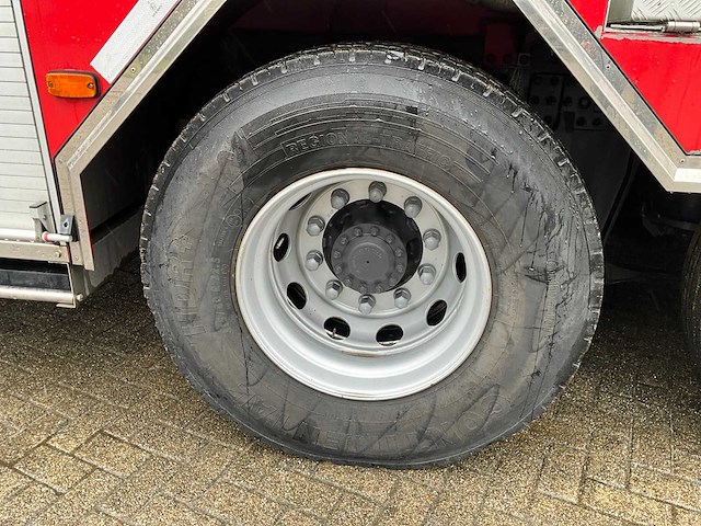 2006 volvo fm 6x2 l 8.0 hoogwerker brandweerwagen - afbeelding 18 van  31