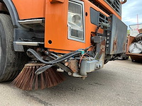 2006 volvo fm9 4x2r fal8.0 rad-a4 wegdekreiniger - afbeelding 9 van  34
