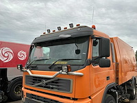 2006 volvo fm9 4x2r fal8.0 rad-a4 wegdekreiniger - afbeelding 10 van  34