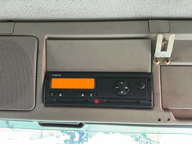 2006 volvo fm9 4x2r fal8.0 rad-a4 wegdekreiniger - afbeelding 19 van  34