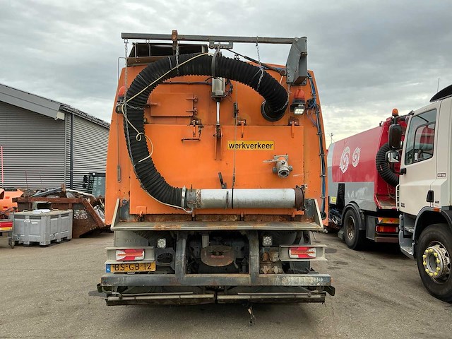 2006 volvo fm9 4x2r fal8.0 rad-a4 wegdekreiniger - afbeelding 29 van  34