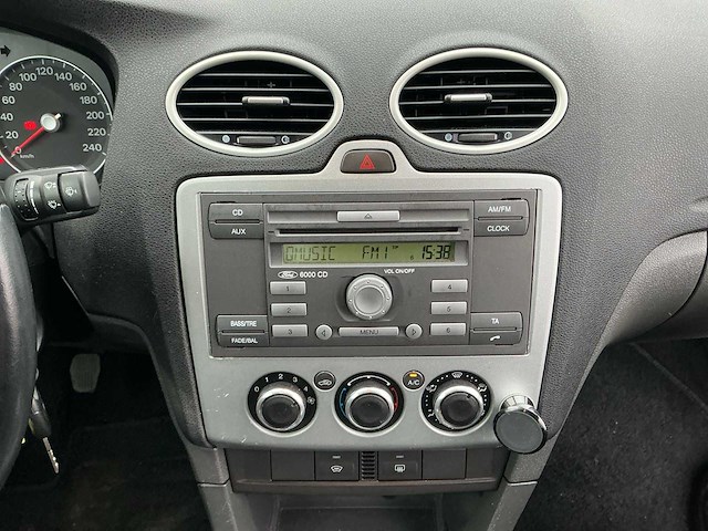 2007 - ford - focus - 1.6-16v futura - personenauto - afbeelding 8 van  13