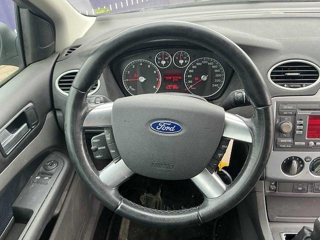 2007 - ford - focus wagon - 1.8-16v amb. flexif. - personenauto - afbeelding 9 van  12