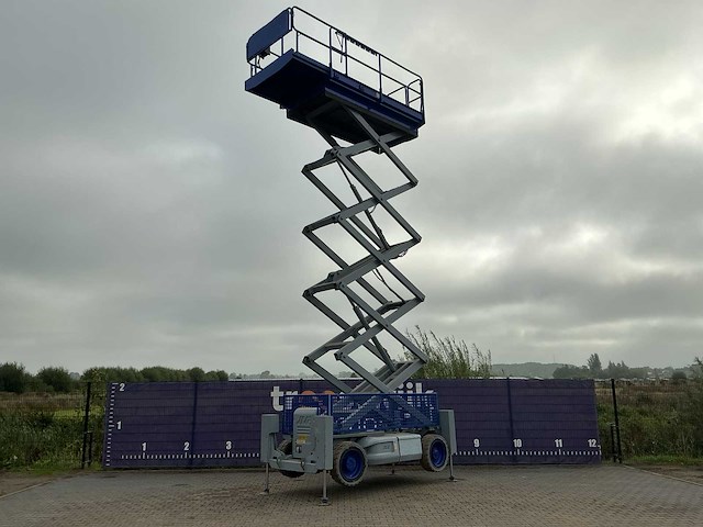 2007 - jlg - m4069 - hoogwerker - afbeelding 1 van  17
