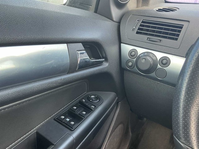 2007 - opel - 2007 - astra twintop - 1.8 cosmo - personenauto - afbeelding 2 van  12