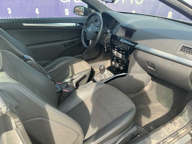 2007 - opel - 2007 - astra twintop - 1.8 cosmo - personenauto - afbeelding 9 van  12