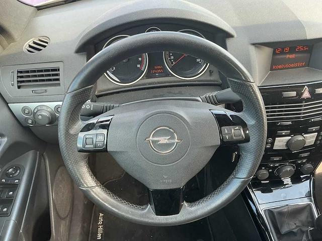 2007 - opel - 2007 - astra twintop - 1.8 cosmo - personenauto - afbeelding 12 van  12