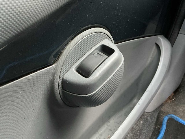 2007 - peugeot - 107 - 1.0-12v xs - personenauto - afbeelding 2 van  12