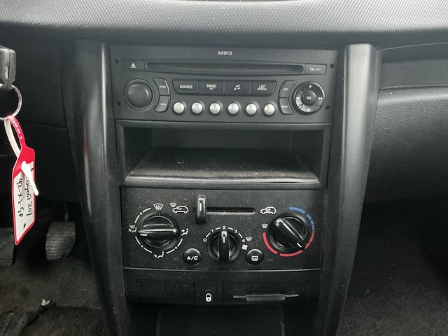 2007 - peugeot - 207 - 1.4-16v color-line - personenauto - afbeelding 11 van  12