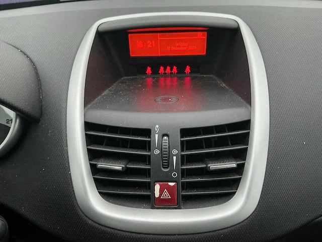 2007 - peugeot - 207 - 1.4-16v color-line - personenauto - afbeelding 12 van  12
