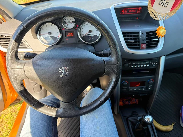 2007 - peugeot - 207 - 1.4-16v xs pack 63-tz-hr iaw - afbeelding 4 van  8