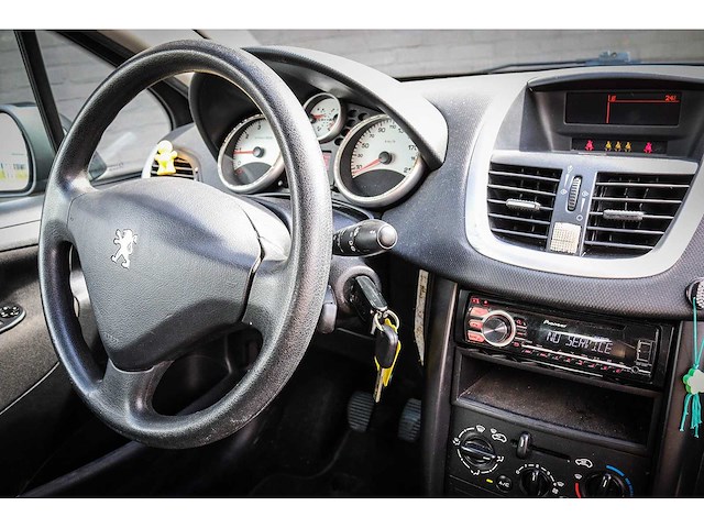 2007 - peugeot - 207 - 1.4 vti cool 'n blue - car - afbeelding 14 van  17