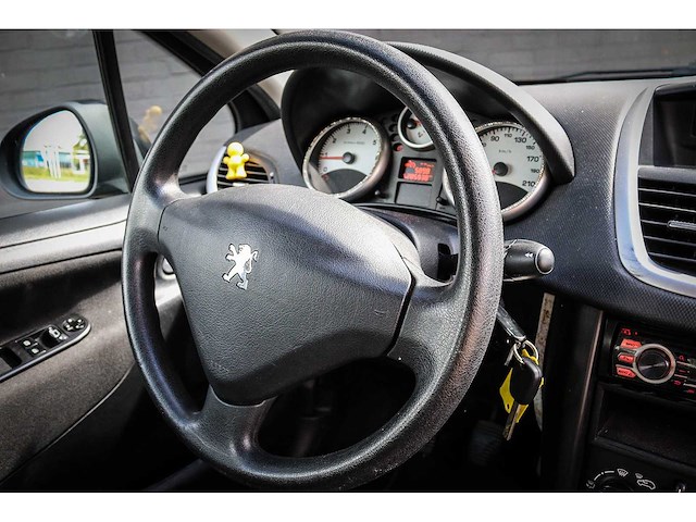 2007 - peugeot - 207 - 1.4 vti cool 'n blue - car - afbeelding 15 van  17