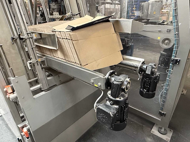 2007 - rovema eti 443 automatische tray-/displayverpakkingsmachine - afbeelding 193 van  279