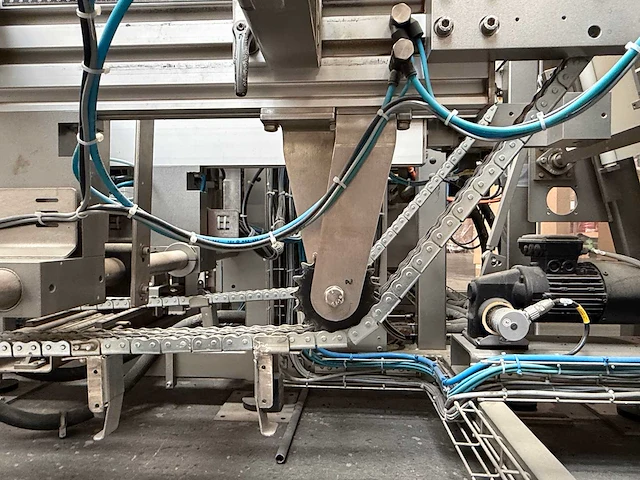 2007 - rovema eti 443 automatische tray-/displayverpakkingsmachine - afbeelding 207 van  279