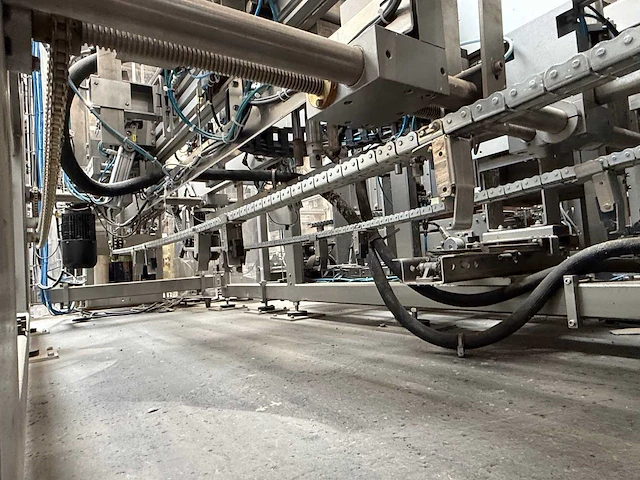 2007 - rovema eti 443 automatische tray-/displayverpakkingsmachine - afbeelding 211 van  279