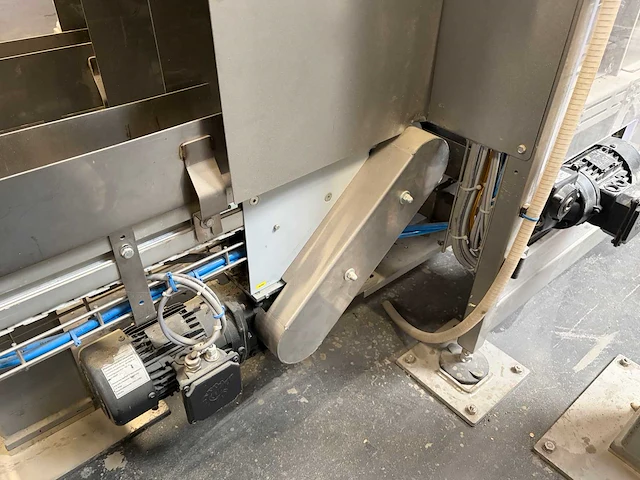 2007 - rovema eti 443 automatische tray-/displayverpakkingsmachine - afbeelding 212 van  279