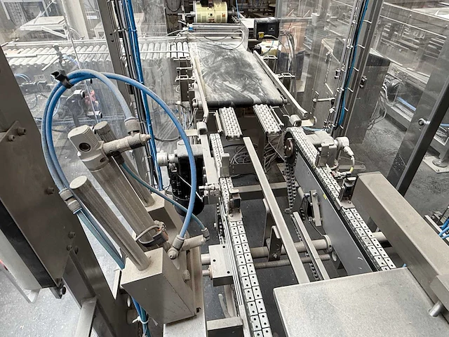 2007 - rovema eti 443 automatische tray-/displayverpakkingsmachine - afbeelding 226 van  279