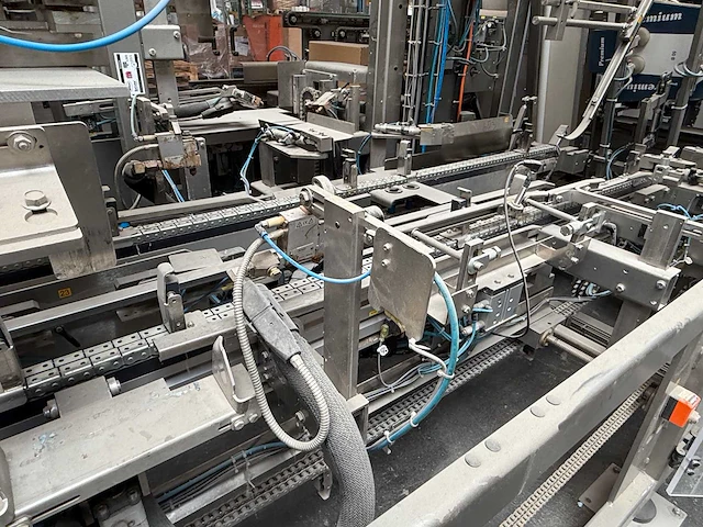 2007 - rovema eti 443 automatische tray-/displayverpakkingsmachine - afbeelding 238 van  279