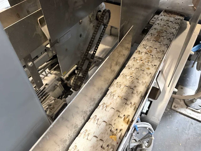 2007 - rovema eti 443 automatische tray-/displayverpakkingsmachine - afbeelding 166 van  279