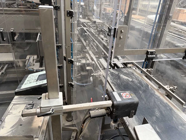 2007 - rovema eti 443 automatische tray-/displayverpakkingsmachine - afbeelding 27 van  279