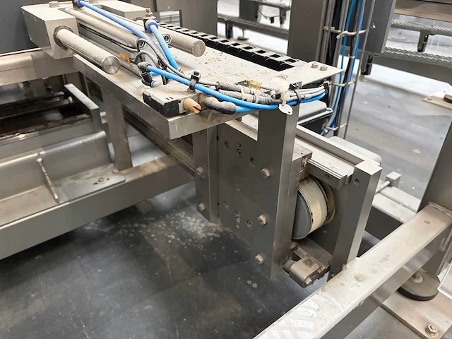 2007 - rovema eti 443 automatische tray-/displayverpakkingsmachine - afbeelding 44 van  279