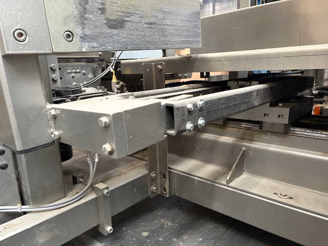 2007 - rovema eti 443 automatische tray-/displayverpakkingsmachine - afbeelding 47 van  279